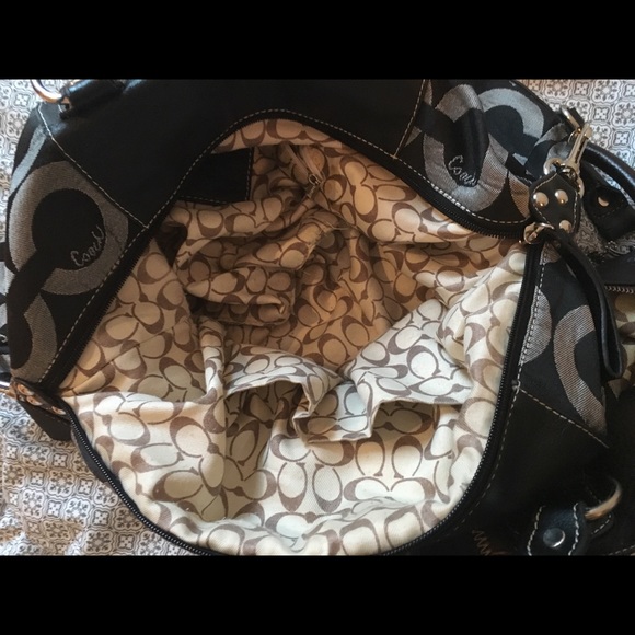 Coach purse :) - Picture 4 of 5